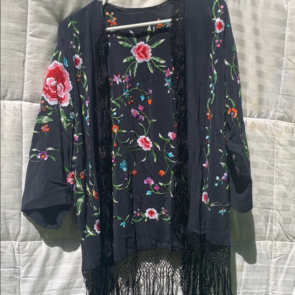Embroidered kimono shawl